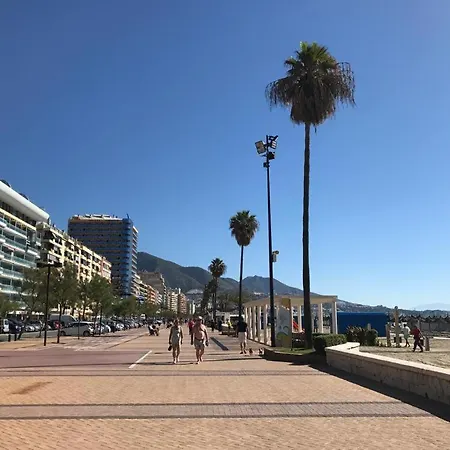 Isaac Peral Con Garage Фуэнхирола