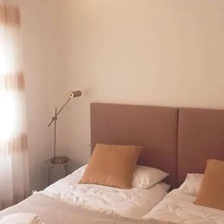 Isaac Peral Con Garage Фуэнхирола